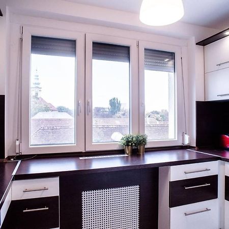Peaceful, Cozy And New Apartment With Balcony Budapest Exteriör bild