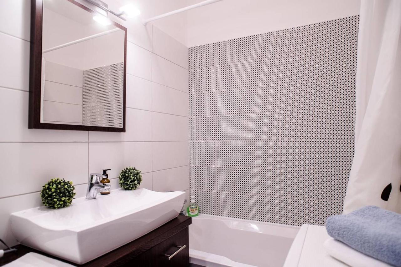 Peaceful, Cozy And New Apartment With Balcony Budapest Exteriör bild